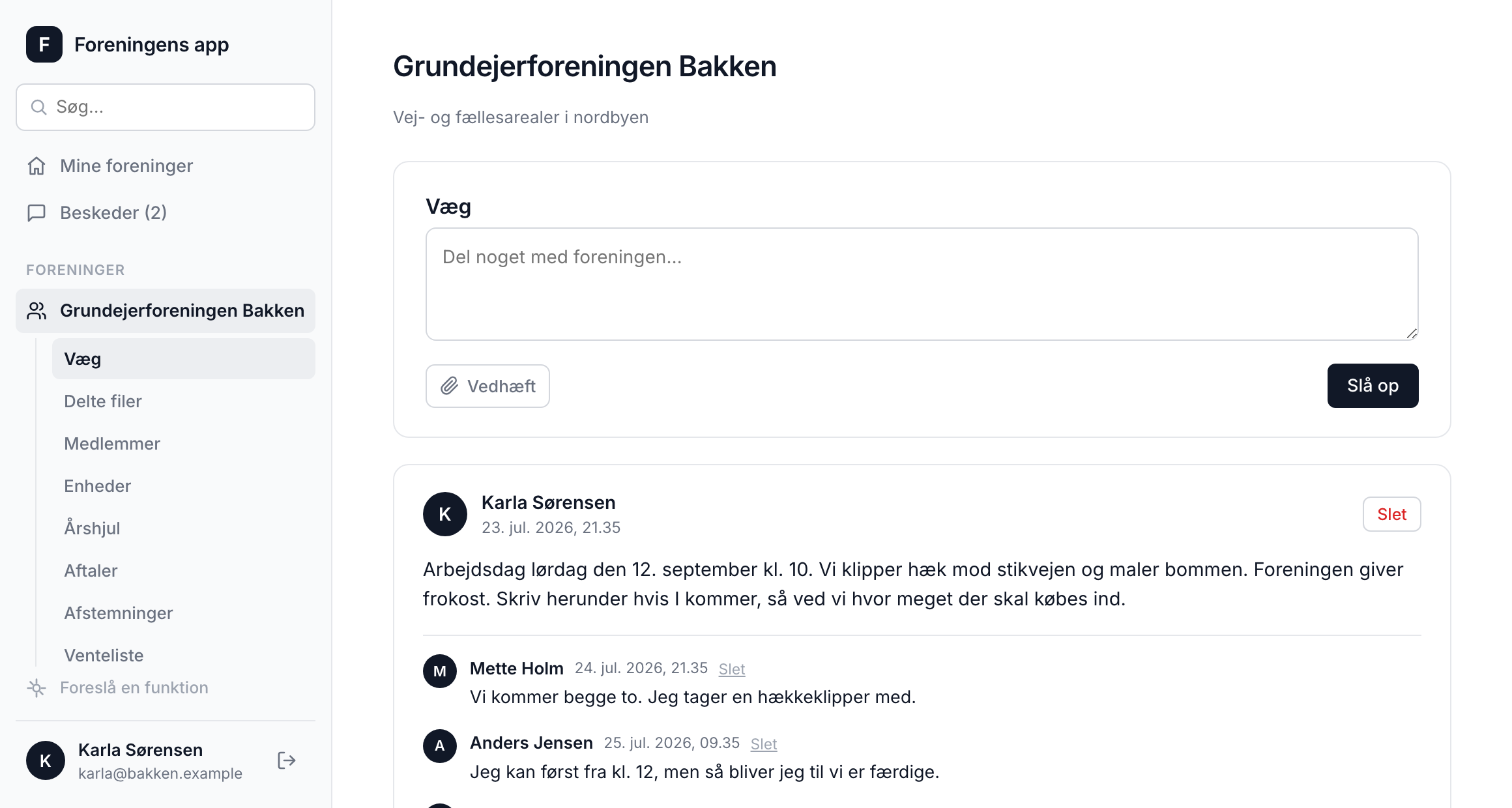 Foreningens væg med et opslag og kommentarer